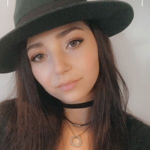 Meet your Posher, Alana